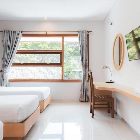 Hotel Tibera Taman Cibeunying Bandung Exteriör bild