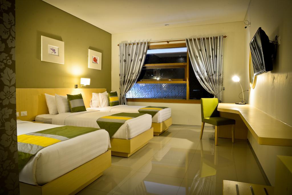 Hotel Tibera Taman Cibeunying Bandung Rum bild