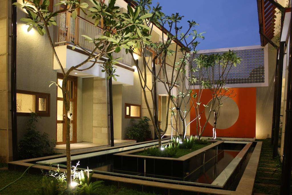 Hotel Tibera Taman Cibeunying Bandung Exteriör bild