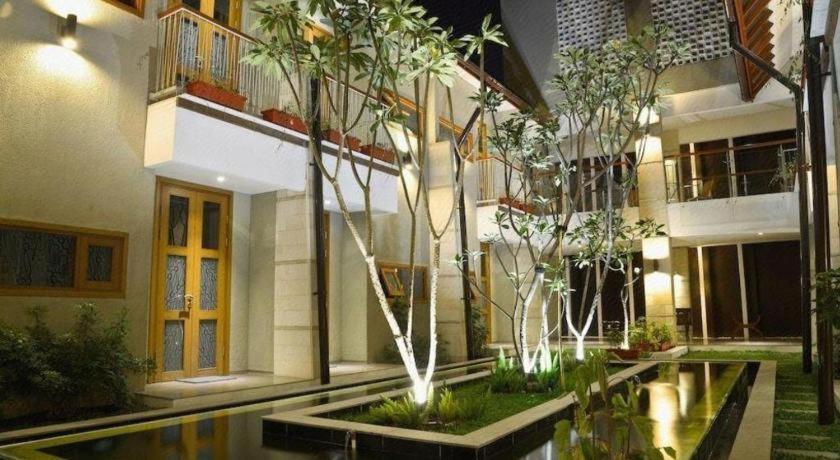 Hotel Tibera Taman Cibeunying Bandung Exteriör bild