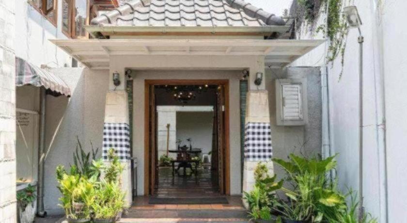 Hotel Tibera Taman Cibeunying Bandung Exteriör bild