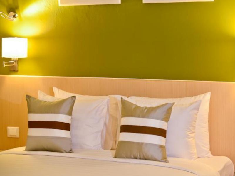 Hotel Tibera Taman Cibeunying Bandung Exteriör bild