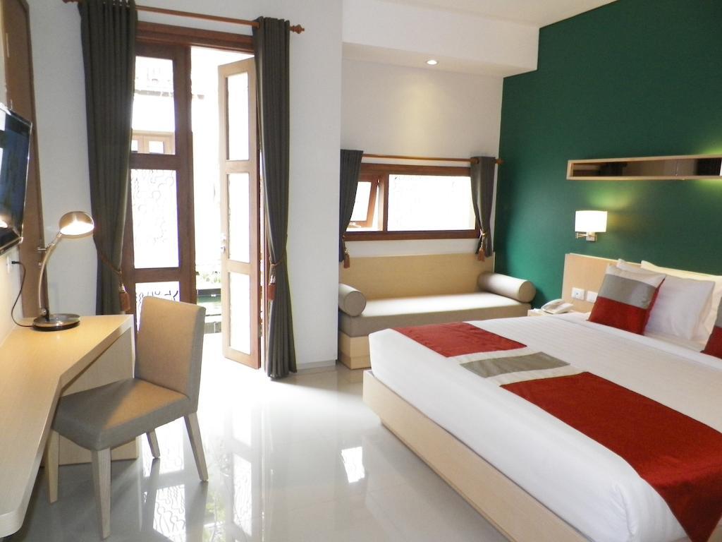 Hotel Tibera Taman Cibeunying Bandung Exteriör bild