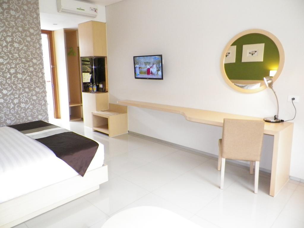 Hotel Tibera Taman Cibeunying Bandung Exteriör bild